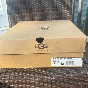 Ugg brooks boot size women 7
